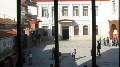 Yunanistan 65 Türk okulunu kapattı!