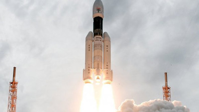 Hindistan'ın Ay keşfinden ilk fotoğraf geldi