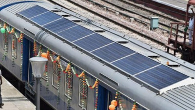 Güneş enerjisiyle çalışan demiryolu açıldı