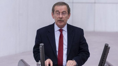 Abdüllatif Şener'den bütçe eleştirisi: Geldiği gibi geçti