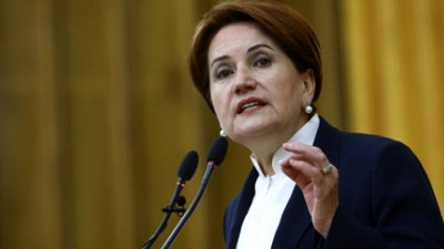 Akşener’den Diyarbakır’da nöbet tutan annelere destek