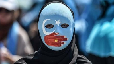 'Uygur Türklerine kimliklerini unutmaları için baskı yapılıyor'