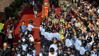 Hong Kong’da tehlikeli gerginlik!