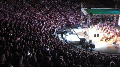 Ölümünün 23. yılında şarkılarla anıldı!