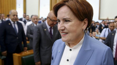 Meral Akşener'den Haluk Bilginer'e tebrik