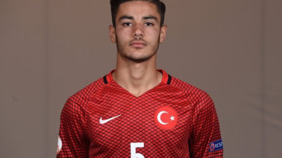 Milan Ozan Kabak'ın peşini bırakmıyor