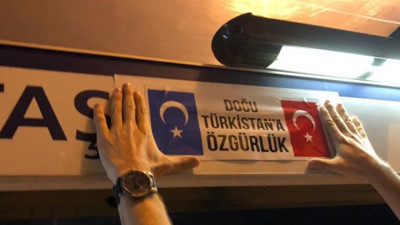 Çince tabelalara tepkiler dinmiyor!