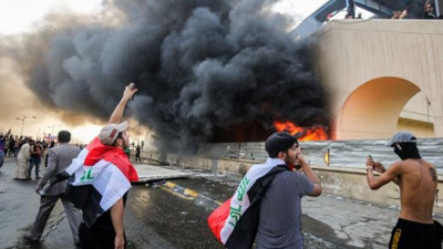 Irak'ta gösterilerin ardından Bağdat Valisi görevden alındı