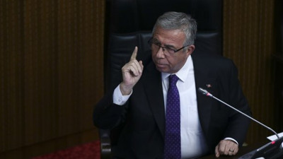 Yavaş: "10 bin TL maaş alan çaycı var"