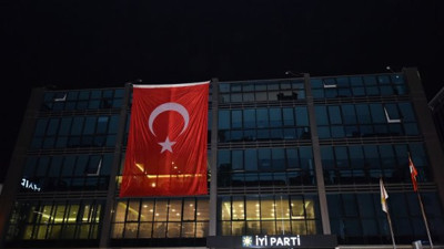 İYİ Parti'den Barış Pınarı'na bayraklı destek
