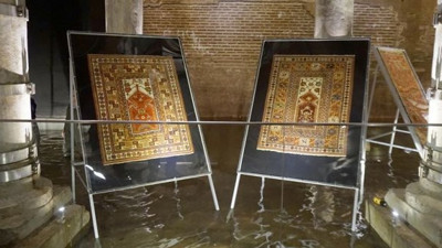 "Tüm Türkiye'den 40 yıldır halı topluyorum"