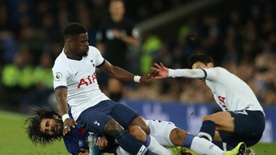 Andre Gomes’in ayağı kırıldı: Taraftar bakamadı, oyuncular şoka girdi