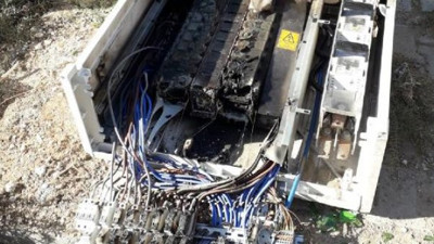 Kaçak elektriği engelleyen panoları yaktılar