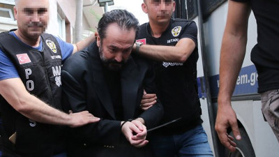 "Mason Localarına Kur'an-ı Adnan Oktar Soktu"