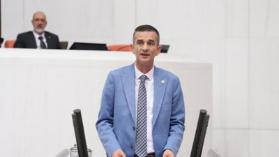 "Ellerindeki hazır devleti yönetemiyorlar"