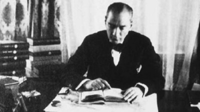 Davutoğlu ve Babacan’a yakınlığıyla bilinen gazete Atatürk’ü böyle hedef aldı!