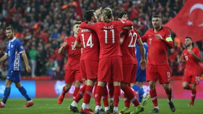 Türkiye İzlanda maçı saat kaçta, hangi kanalda?