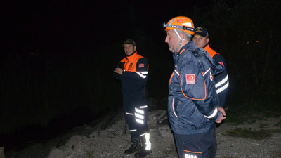 Gölde kaybolan doktor için arama başlatıldı