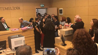 Kadın avukatın etek boyunu hedef alan hakim işe döndü