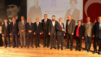 "AKP'nin yanlış dış siyaseti Türkiye'nin milli siyaseti değildir"