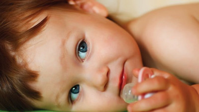 Uzmanından emzik uyarısı!