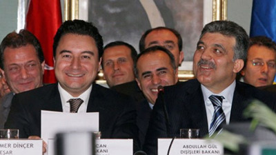 İktidara yakın yazar Gül ve Babacan'ı Kenan Evren'e benzetti