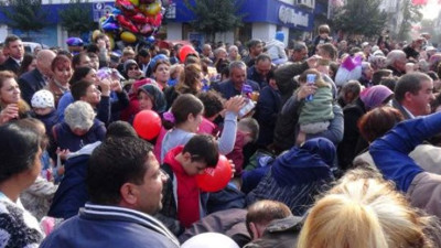 Edirne'de promosyon ürün izdihamı