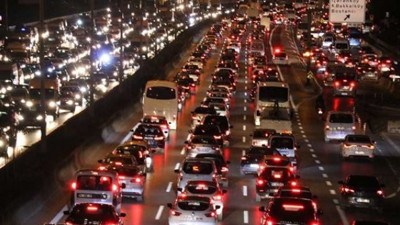 İstanbul'da cuma trafiği çilesi!