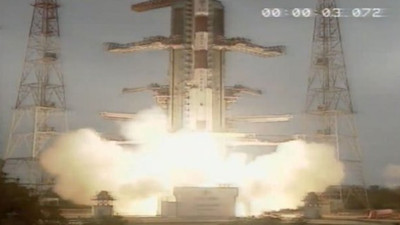 Hindistan yörüngeye 14 uydu!