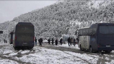 Doğu Karadeniz'de 57 köy yolu ulaşıma kapandı