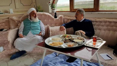 "Menzil'in Ankara'daki temsilcisi Diyanet İşleri'nin kadrolu bir imamı"