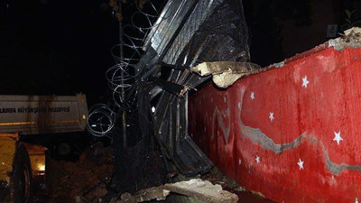 Şiddetli yağış okulun duvarını yıktı