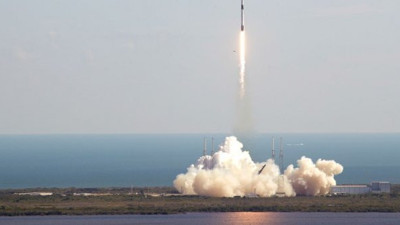 SpaceX'ten uzaya "süper fare"li kargo