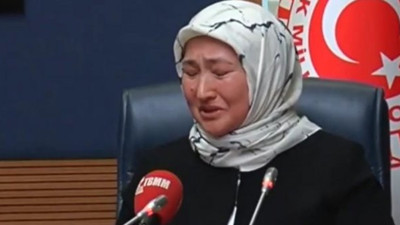 Doğu Türkistan'da yaşadığı zulmü gözyaşlarıyla anlattı