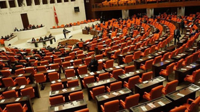 Bütçe görüşmelerinin ilk gününde, AKP sıraları boş kaldı