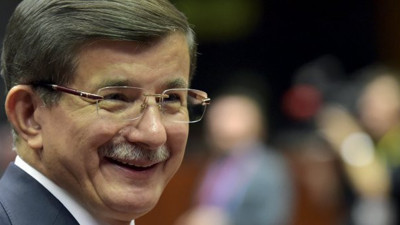 Ahmet Davutoğlu'ndan diğer partilere emojili mesaj