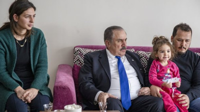 Mert'in canına mal olan şırınga çikolata satılmaya devam ediliyor!