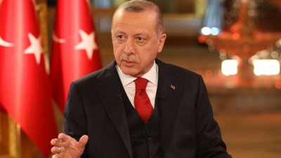 'Erdoğan, her alanda sıkıştı'