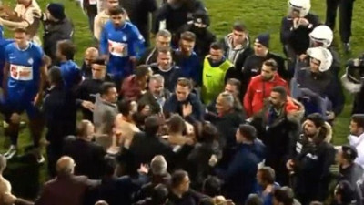 Galatasaray ve Tuzlaspor'lu oyunculardan yumruk yumruğa kavga