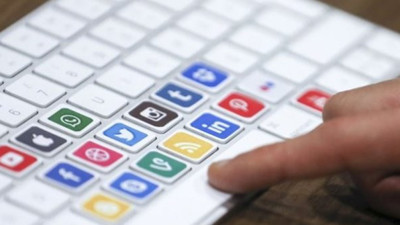 AYM'den sosyal medya paylaşımı için ifade özgürlüğü kararı