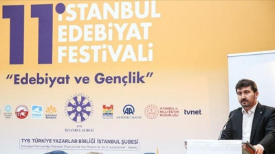 İstanbul Edebiyat Festivali "Edebiyat ve Gençlik" temasıyla başladı