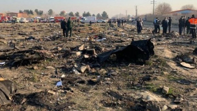 İran'dan düşen uçakla ilgili 'kara kutu' kararı