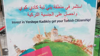 AVM'de Arapça vatandaşlık afişi!