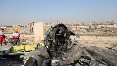 İran'dan düşen uçakla ilgili flaş açıklama: "Tüm sorumluluğu alıyoruz"