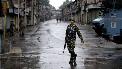 Bir virüs salgını da Hindistan'da: 10 çocuk öldü