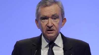 Dünyanın en zengin insanı değişti!