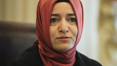 Betül Sayan Kaya tepkiler üzerine attığı tweeti sildi