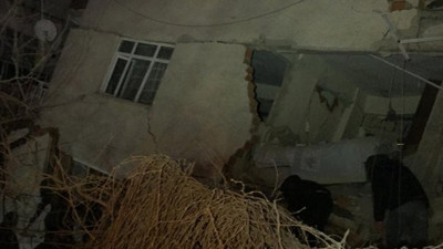 Elazığ'daki depremde hayatını kaybedenlerin sayısı yükseliyor
