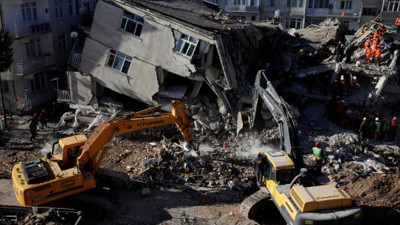 Cemal Enginyurt ve Burhan Kuzu'nun deprem vergisi tartışması