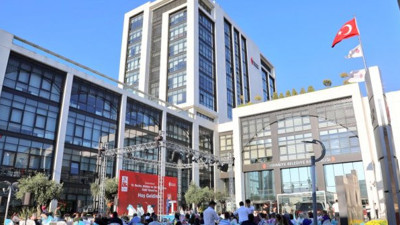 Vatandaşın parasıyla vakıf üniversitesine bina!